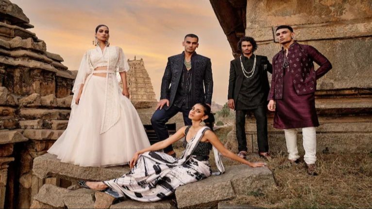 Ethnic Fusion Wear with Heritage Site Context: Luxury Attire