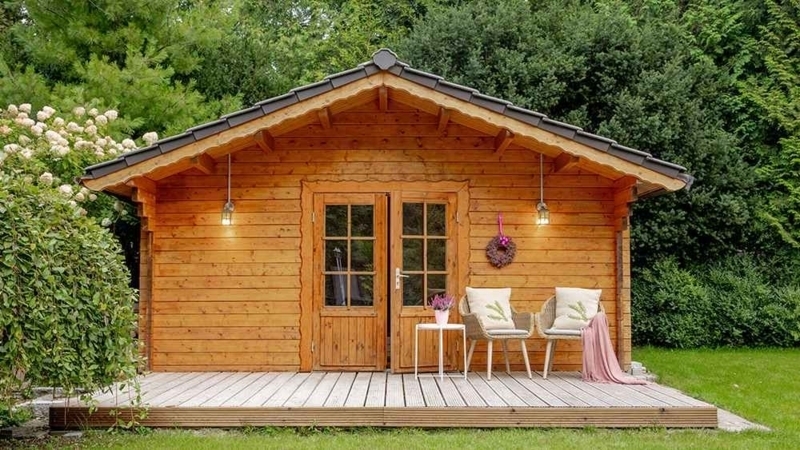 Garden Shed: Scalloped Trim Log Cabin Style Rustic Cabin