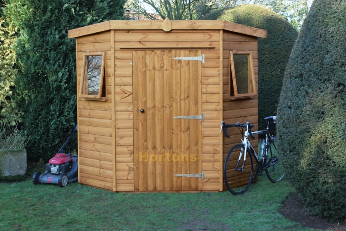 Garden Shed with pentagonal footprint and sloped roof