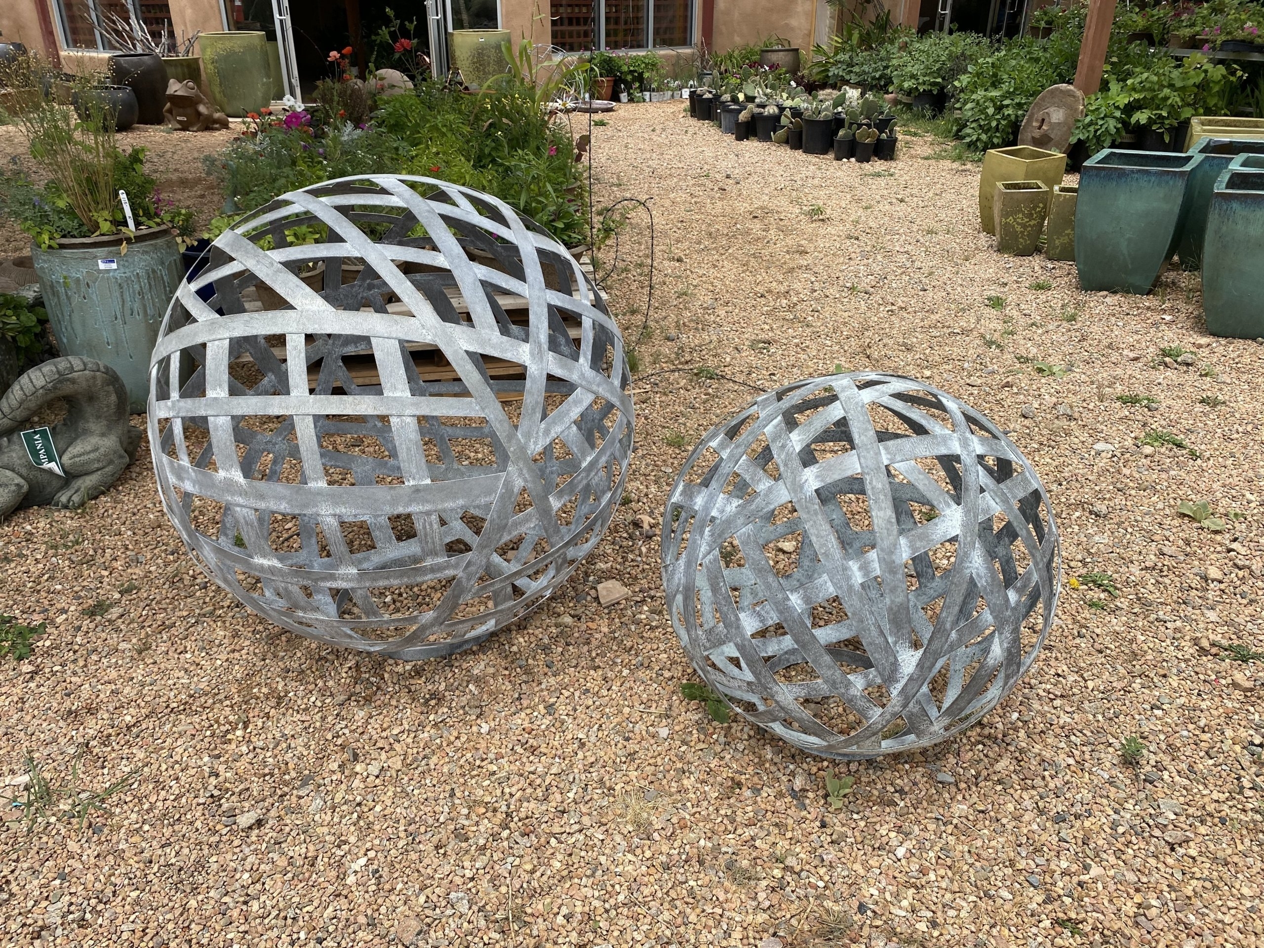 Garden Sphere: Woven Bands Antique Silver Metal Lawn Art