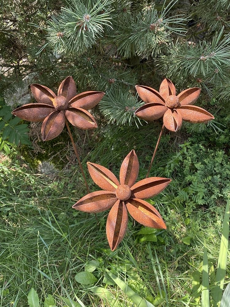 Garden Stakes: Star Anise Shape Metal Yard Ornaments