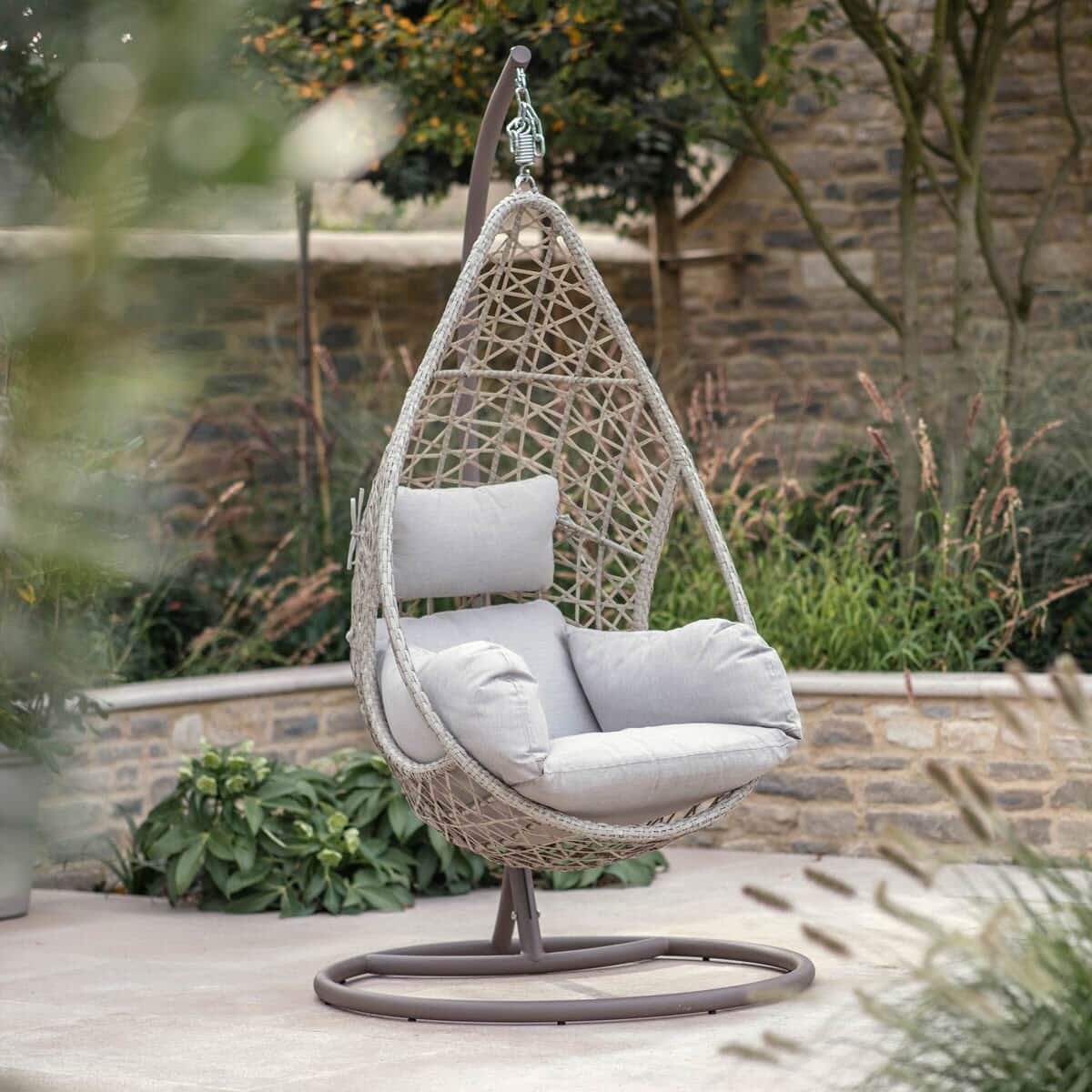 Hanging Chair featuring Integrated Headrest and Lattice