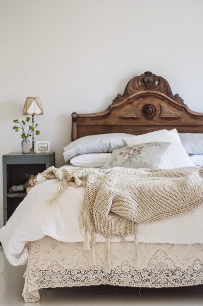 Headboard Lace Bed Skirt Vintage Carved Detailing Design