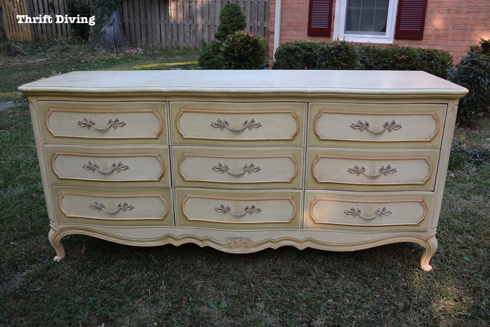 Horizontal Dresser with Scalloped Apron and Drawers