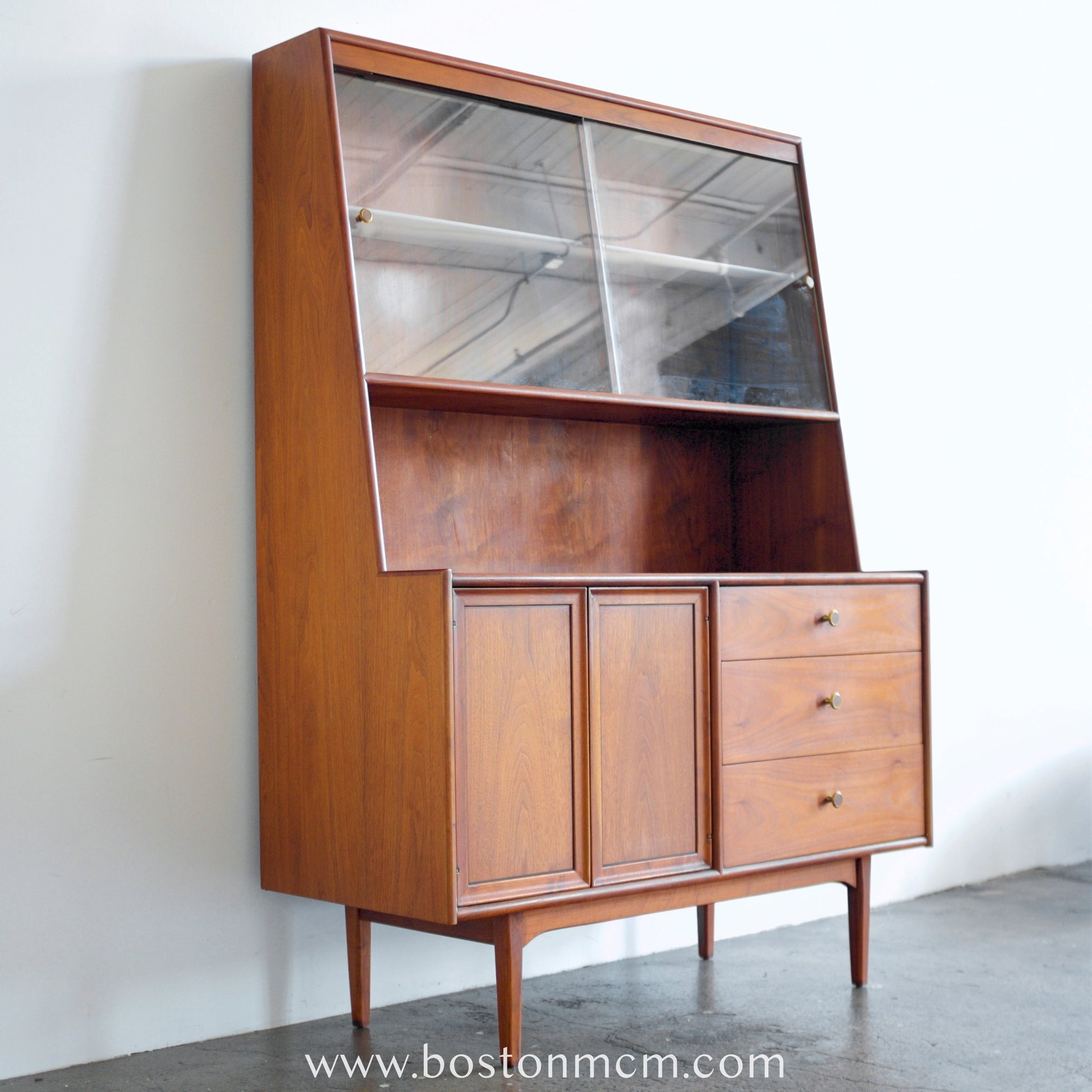 Hutch Angled Profile Rich Wood Drexel Declaration