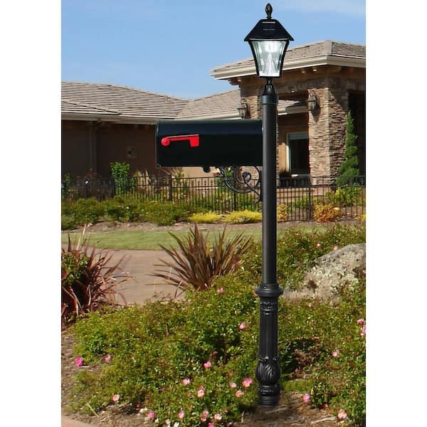 Mailbox Post: Ornate Fluted Base with Solar Lamp Topper in Black