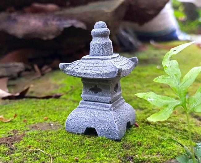 Miniature Pagoda Grid Etched Roof Stone Lantern Decor