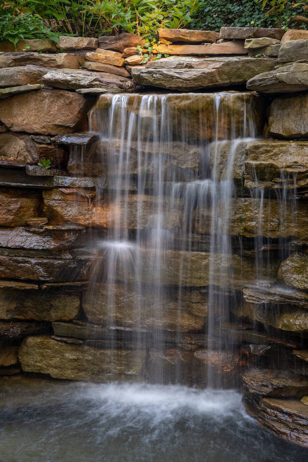 Outdoor Waterfall: Ledge Stone Sheer Descent Wall