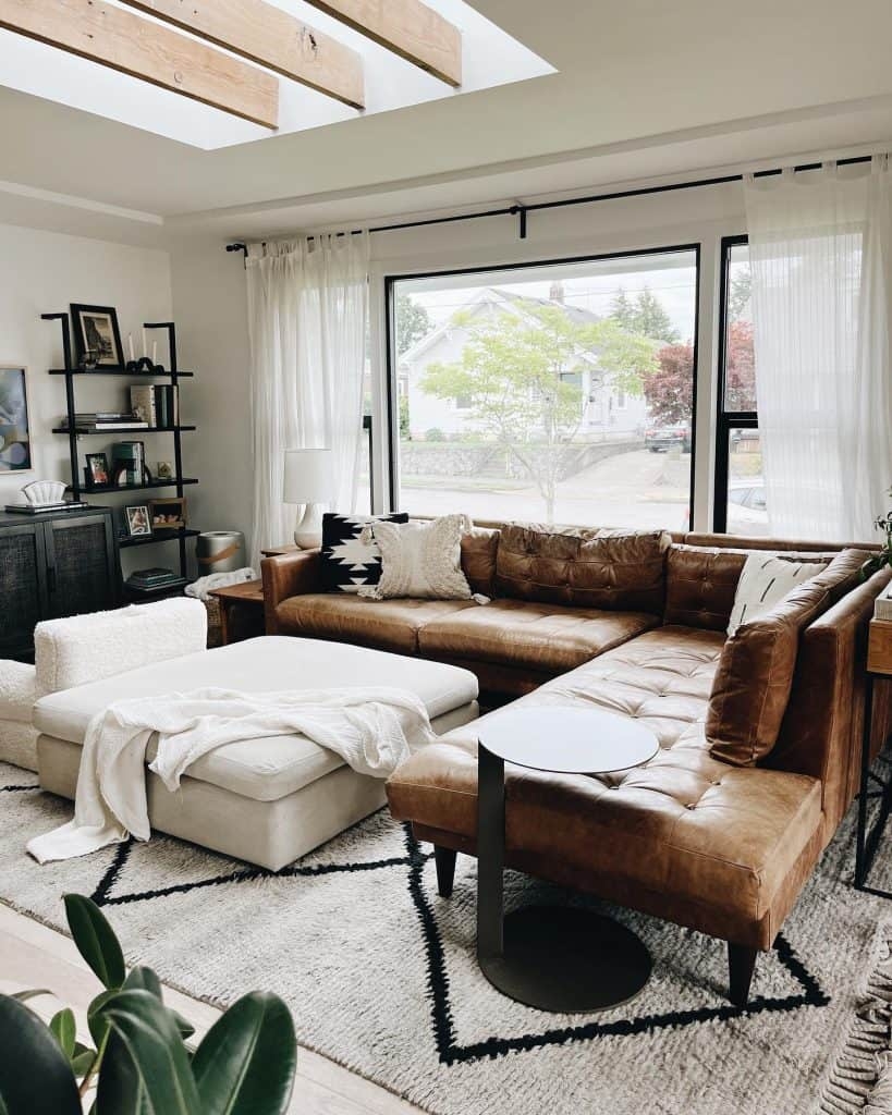 Sectional Sofa featuring L-Shaped Design and Button Tufting