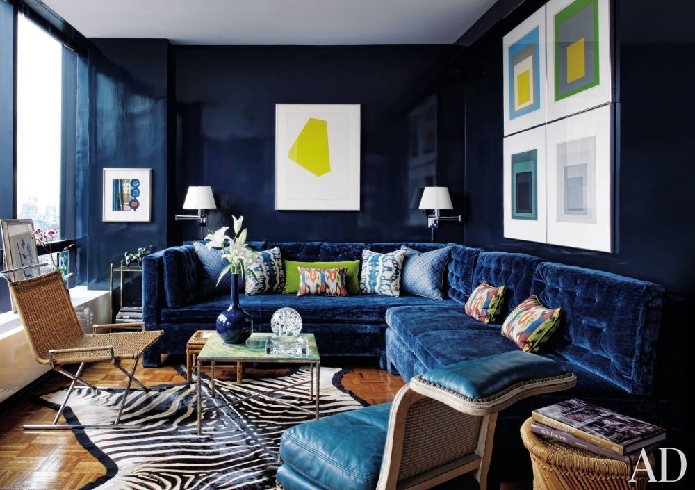 Sectional Sofa: High Gloss Walls Tufted Seating Ideas
