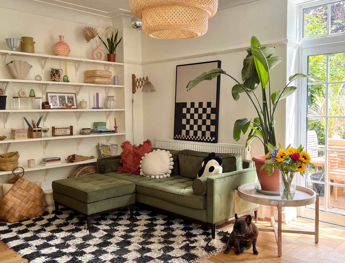 Sectional Sofa Olive Velvet Upholstery with Checkered Shag Rug Styling