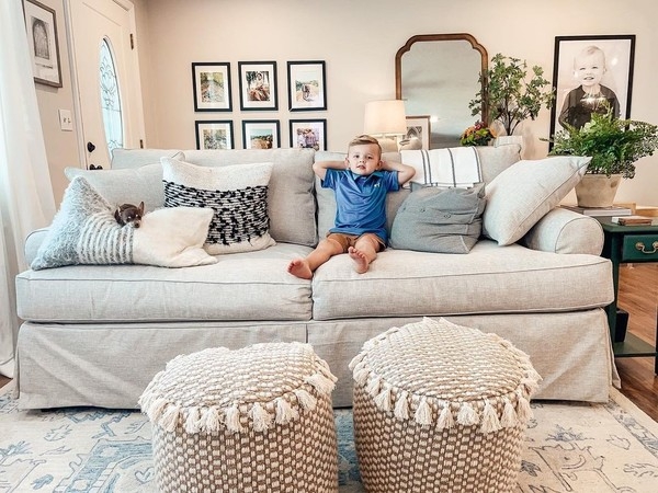 Slipcovered Sofa Casual Style with Textured Fabric Skirt
