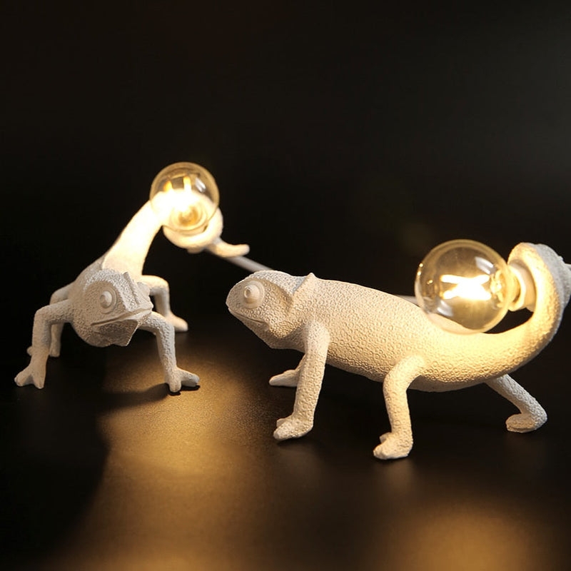 Table Lamp Chameleon Shape Pebble Texture Skin Resin Light