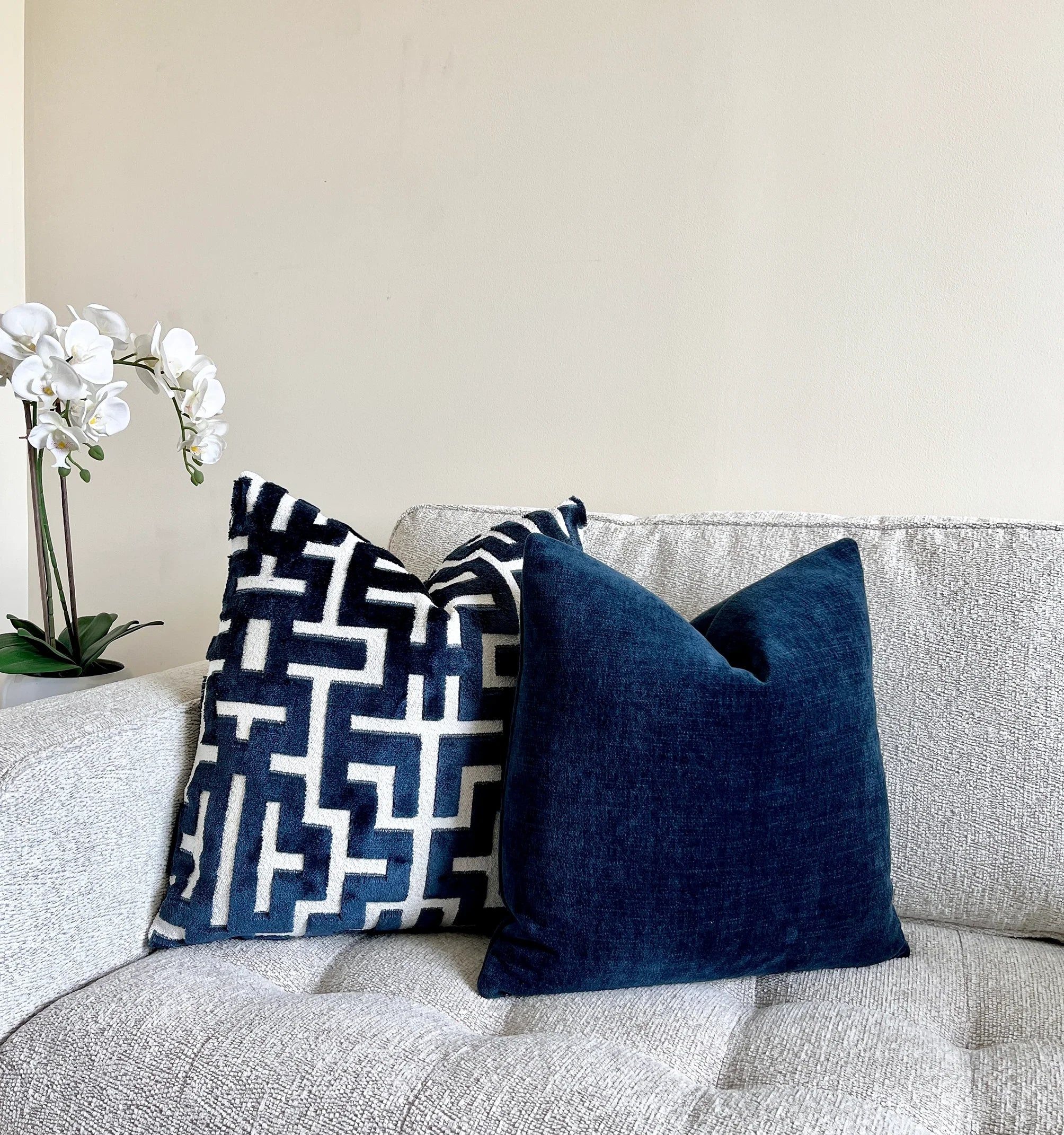 Throw Pillow: Graphic Velvet Modern Maze Pattern Cushion