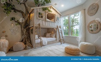 Treehouse Bunk Bed: Tree Pillar Support & Safari Theme Bed