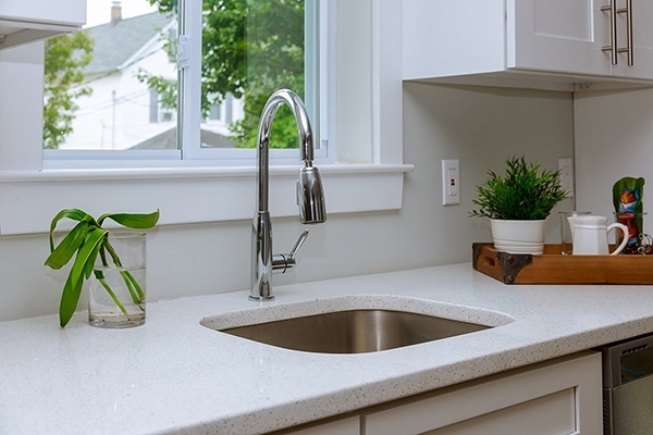 Undermount Sink Gooseneck Faucet Speckled Top Design