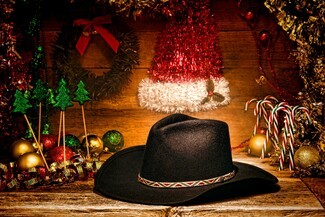 4 Texas Christmas Decor Ideas for Your Business - Uniform Rentals & Facility Services in Texas - Service Uniform