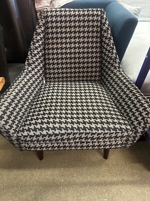 Accent Chair Houndstooth Pattern Flared Arms Mid-Century Seating