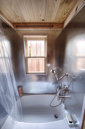 Bathtub Shower Combo: Metal Wall Tiny House Shower Design