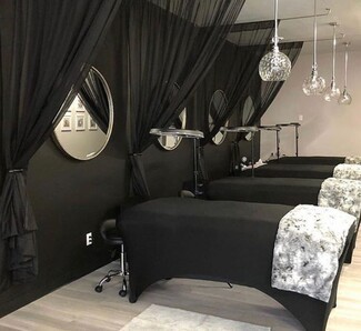 Beauty Treatment Bed Beaded Round Mirrors Black Design