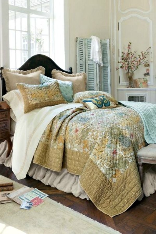 Bed Ensemble: Mixed Botanical Patterns and Teal Accents