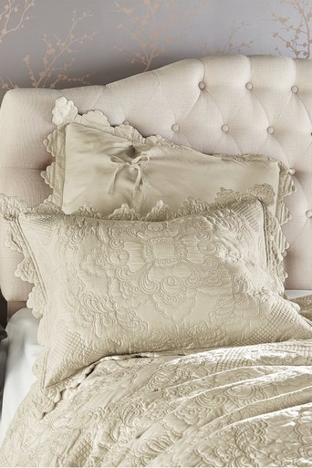 Bed Sham: Scalloped Edges and Embroidered Damask Pattern