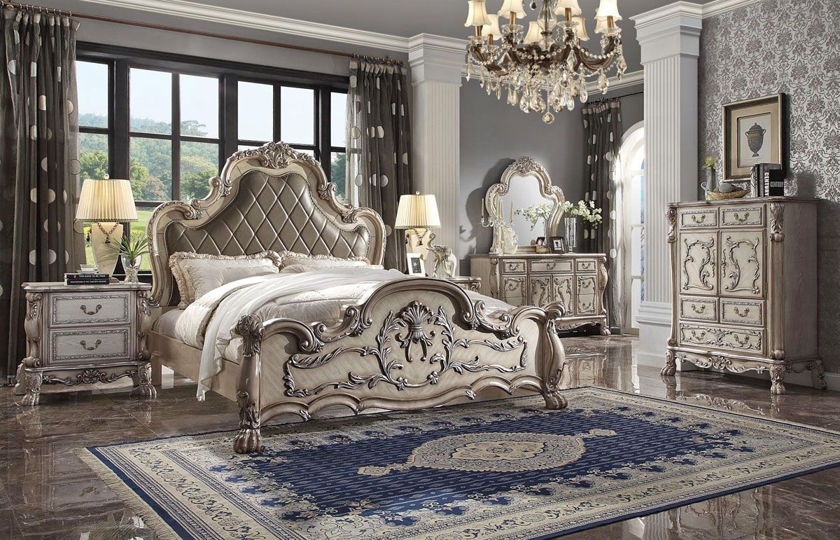 Bedroom Set: Shell Motifs Carved Victorian Style Bedroom Set