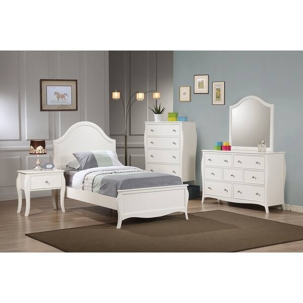 Bedroom Set with Cabriole Legs and Traditional White Finish
