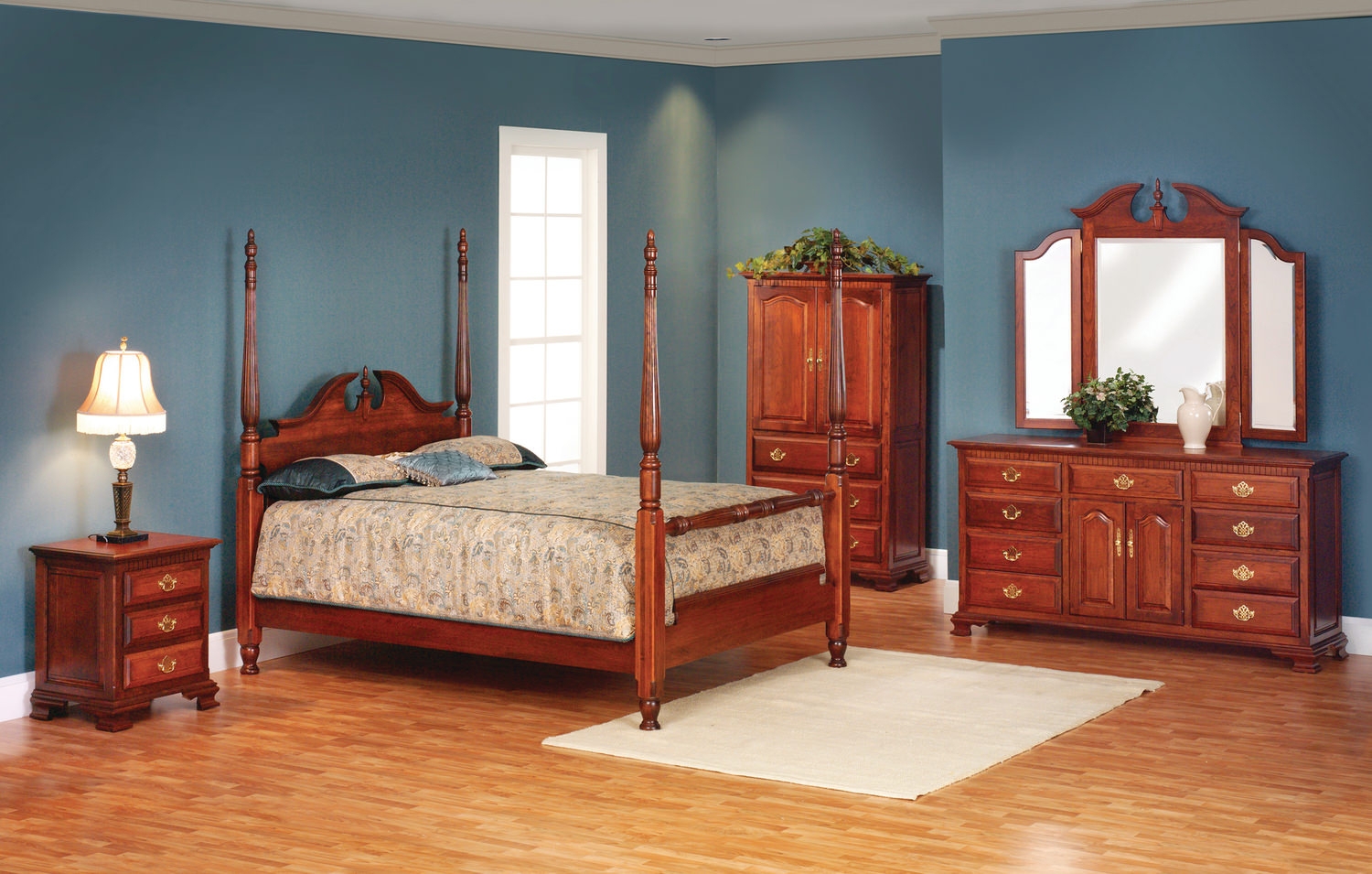 Bedroom Suite: Tri Fold Mirror Queen Four-Poster Bedroom Set