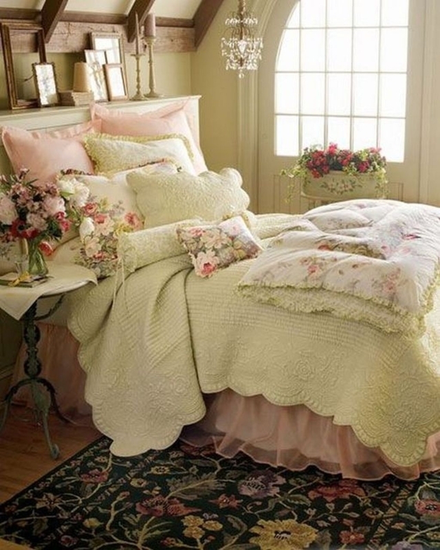 Bedspread: Pastel Layers Scalloped Cream Romantic Decor