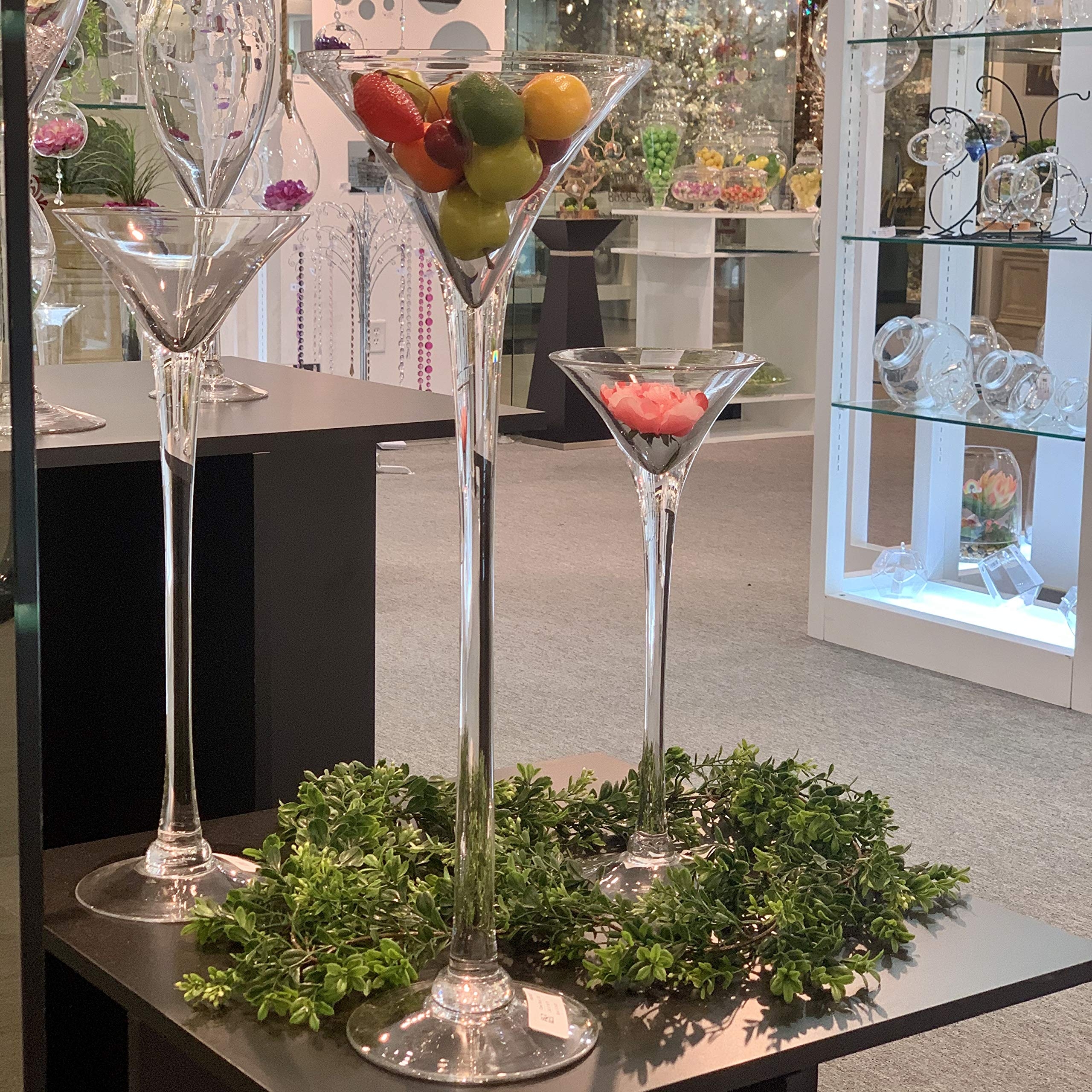 Centerpiece Vase: Varying Heights Tall Clear Event Display Vessel