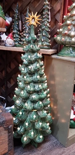 Ceramic Christmas Tree: Tall Swirled Texture Profile