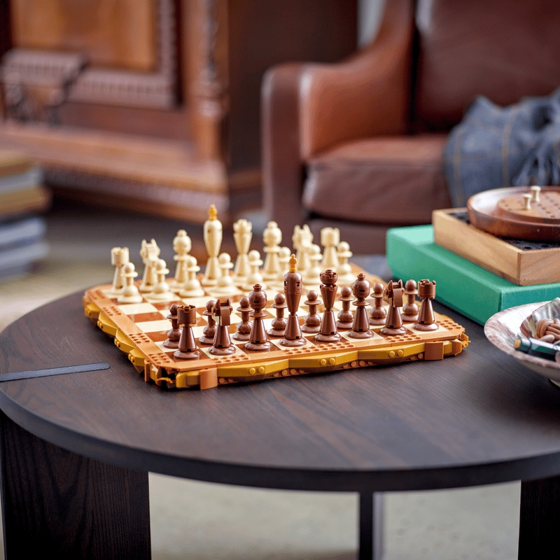 Chess Set with Interlocking Bricks and Scalloped Edge