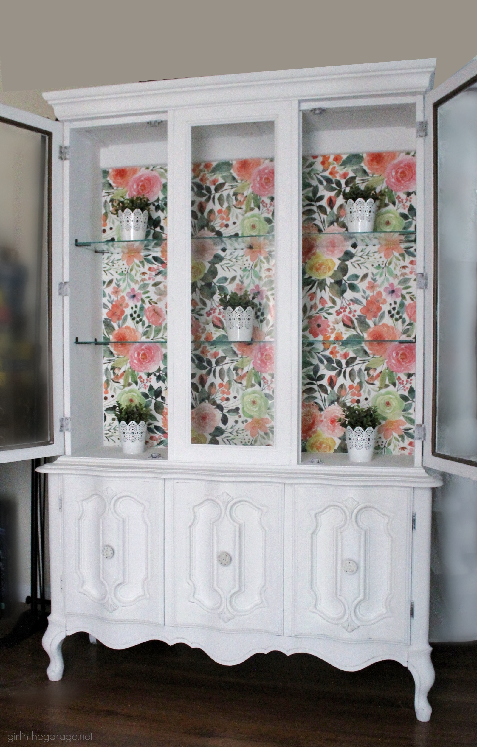 China Cabinet Matte White Ornate Molding Hutch Makeover