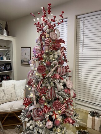 Christmas Tree: Peppermint Candy Theme and Oversized Lollipop Picks