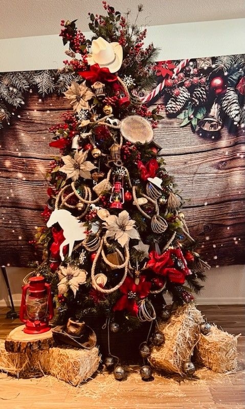 Christmas Tree using Lasso Rope Garland and Hay Bale Base
