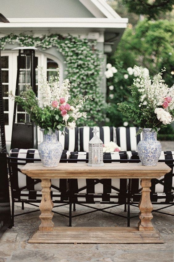 Console Table with Baluster Legs and Blue White Ceramic Vases