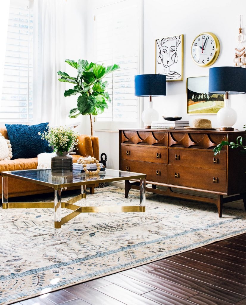 Credenza Scalloped Detailing Walnut Wood Living Room