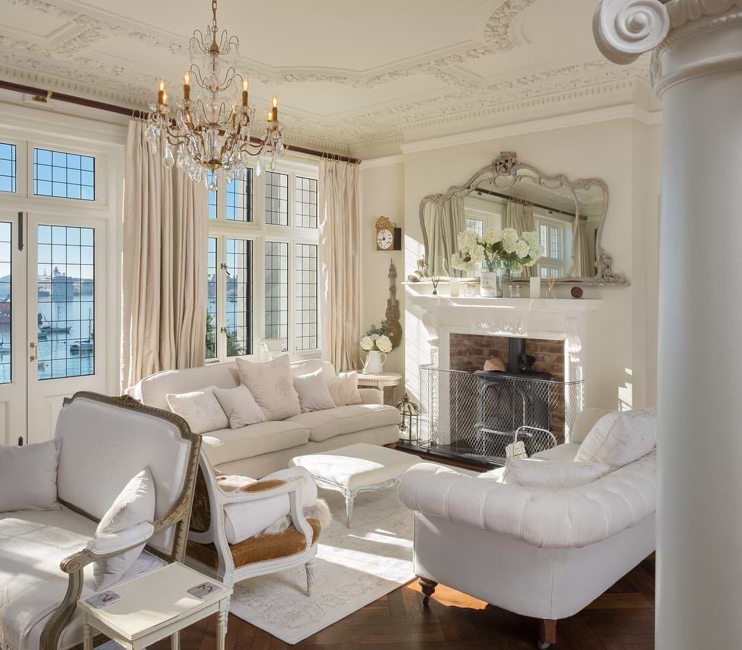 Crystal Chandelier Ornate Ceiling Moulding Design