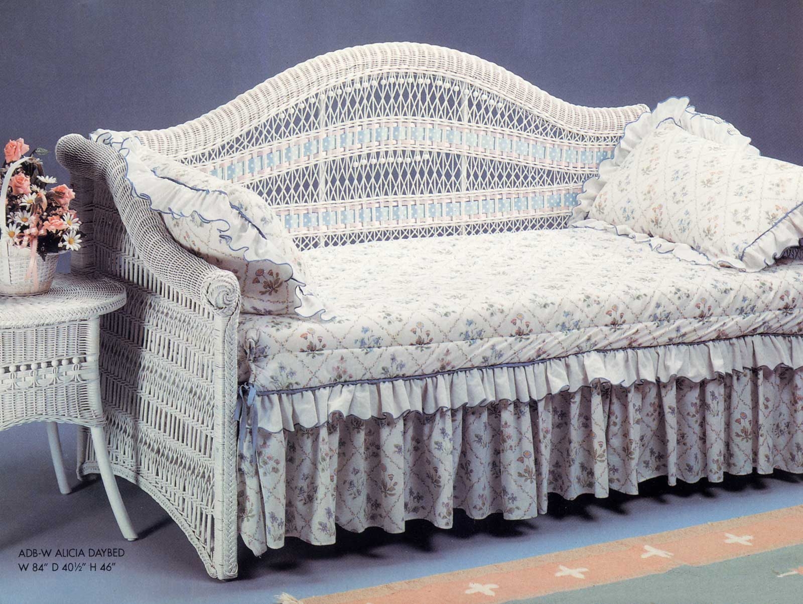 Daybed Arched Back Lattice Weave White Wicker Bed