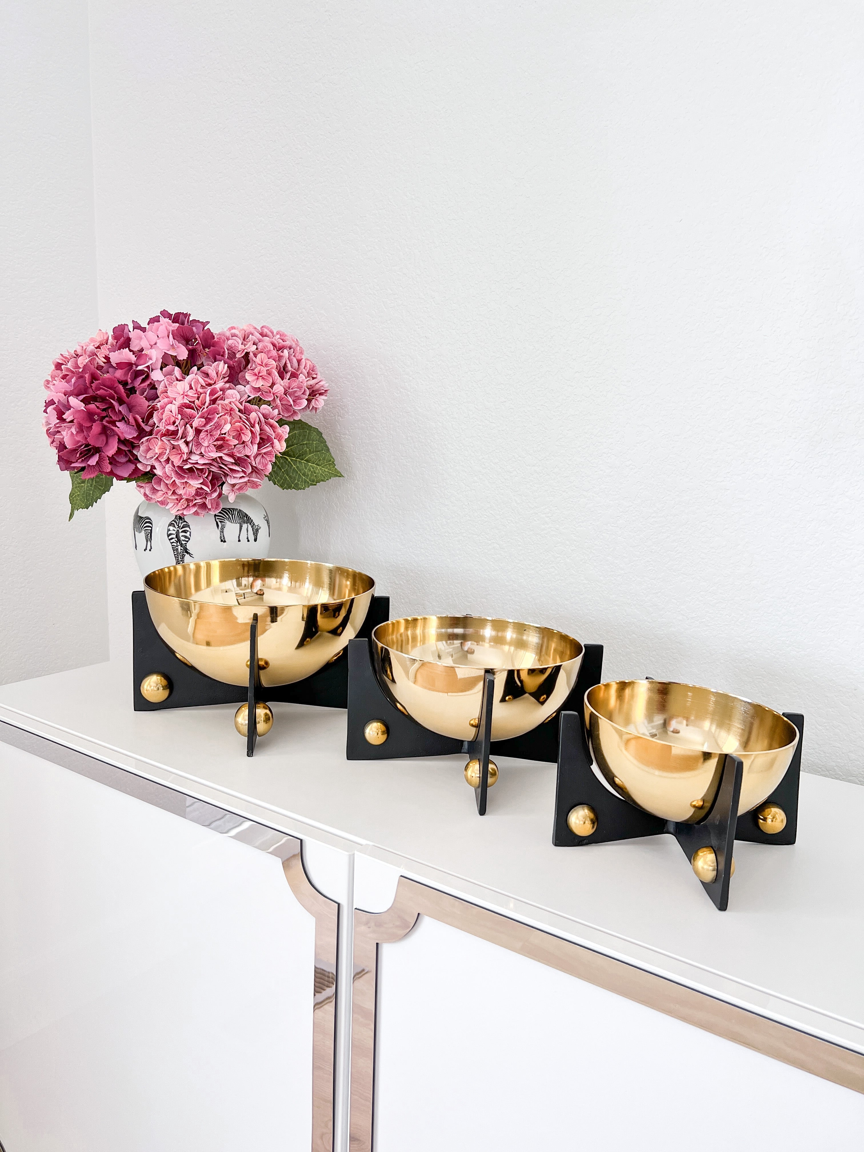 Decorative Bowl Set on Tripod Base Metallic Centerpiece Set