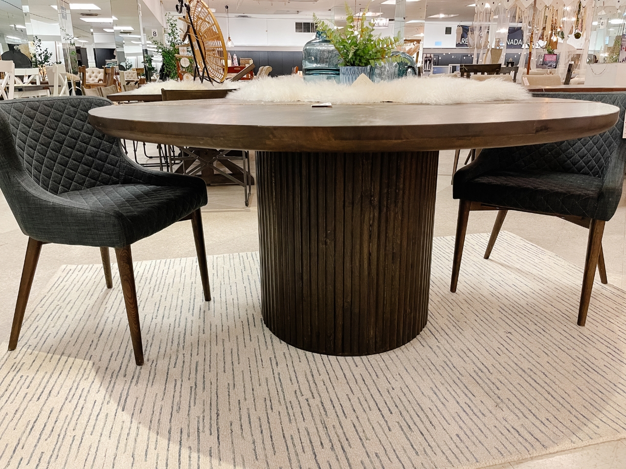 Fluted Pedestal Dining Table with Quilted Back Chairs