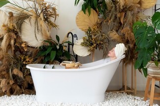 Freestanding Bathtub: White Pebble Floor Slipper Bathtub Ideas