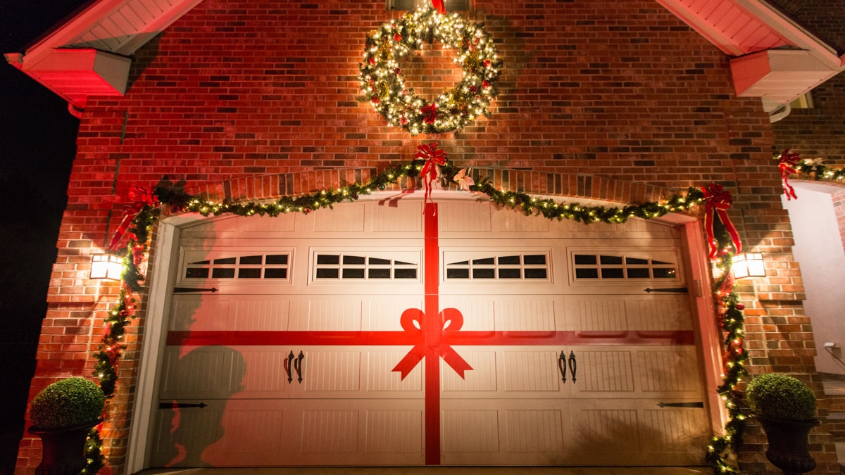 Garage Door Gift Wrap Ribbon with Pre-Lit Garland Holiday Decoration