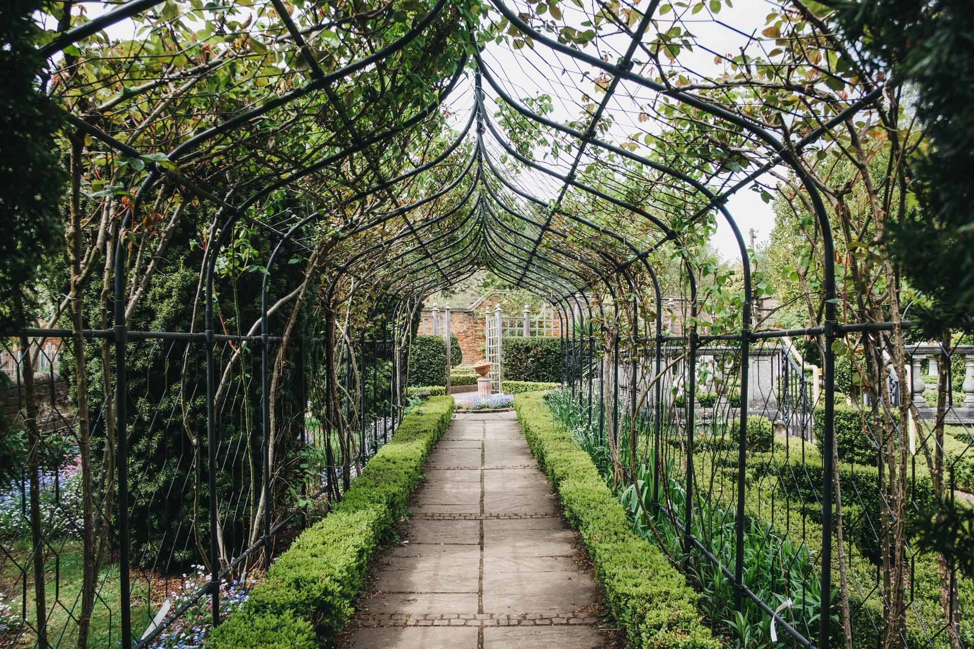 Garden Pergola Tunnel Gothic Arch Garden Tunnel and Mesh
