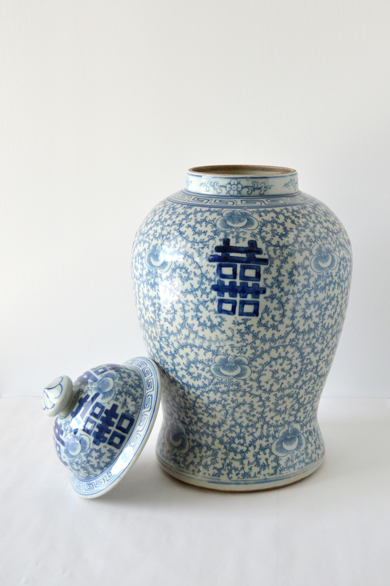 Ginger Jar Double Happiness Symbol and Greek Key Border