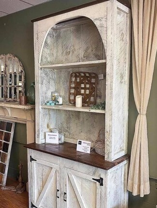 Hutch: Arched Top Barn Door Whitewashed Display Hutch