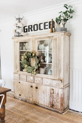 Hutch Cabinet: Chippy Paint Finish Apothecary Drawer Hutch