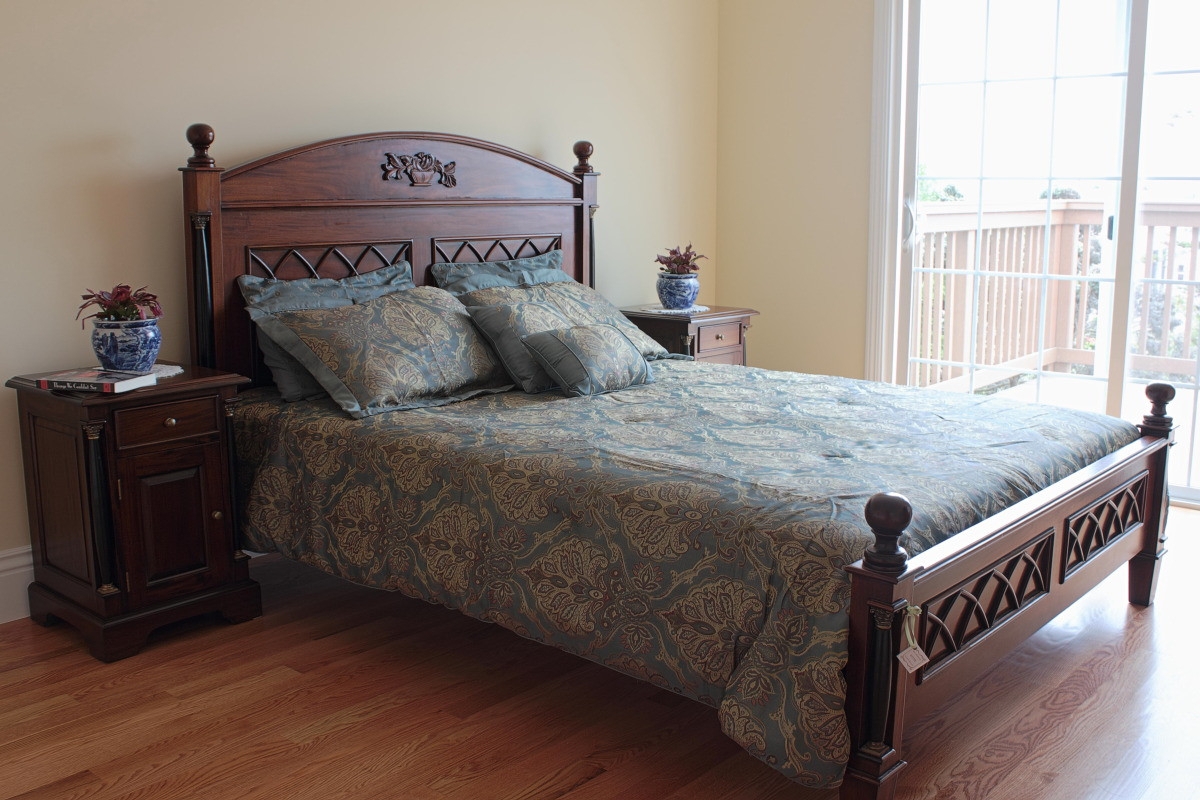 King Bed Lattice Fretwork Carved Floral Mahogany