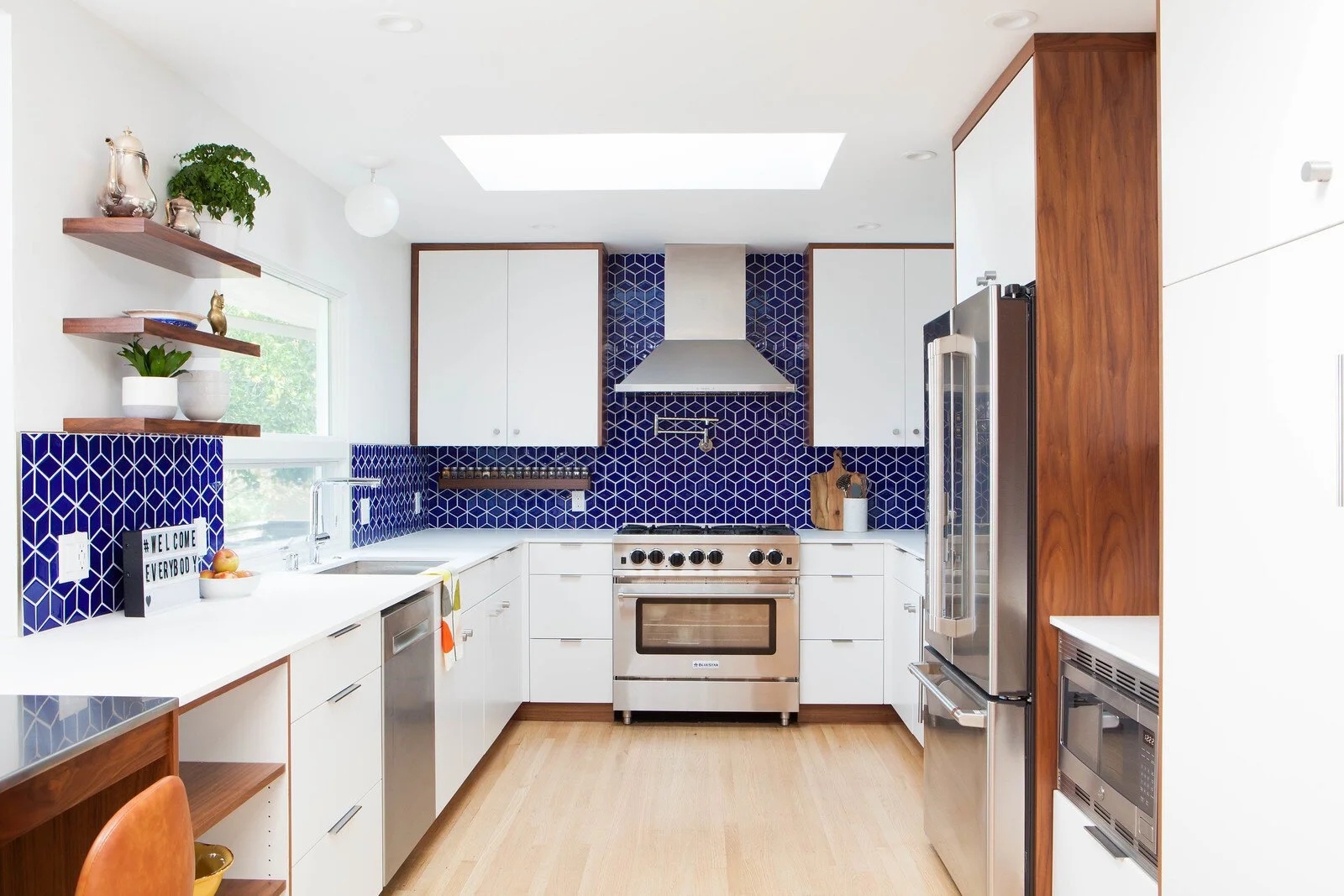 Kitchen Cabinetry: Cobalt Blue Backsplash Kitchen Style